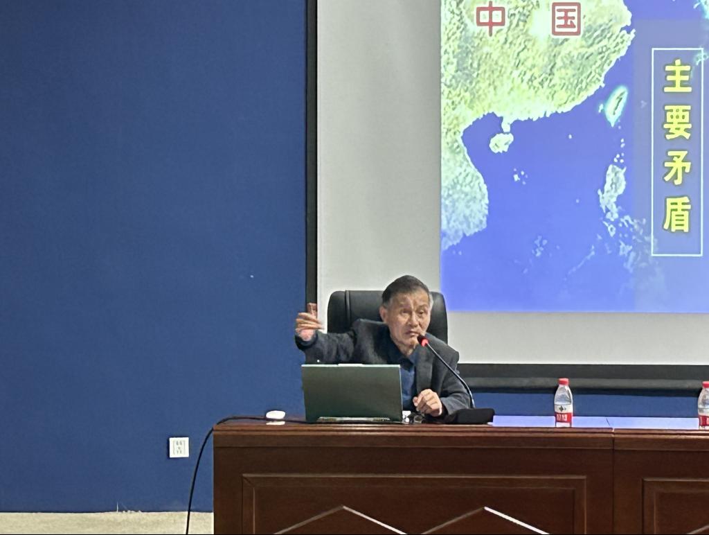 仪器与电子学院举办中北大讲堂浅析我国周边安全环境